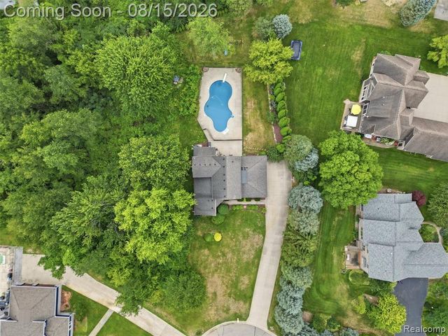 4505 Mariners Court, White Lake, MI 48386