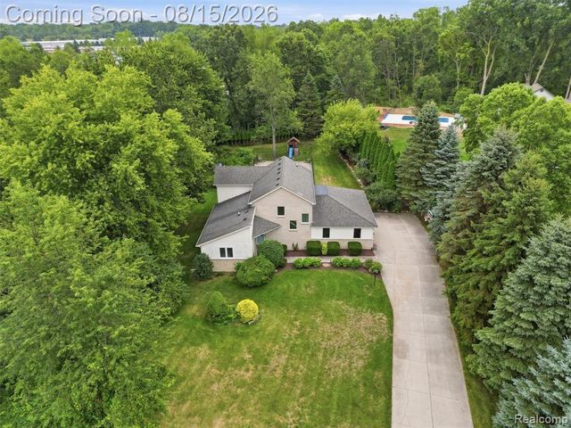 4505 Mariners Court, White Lake, MI 48386