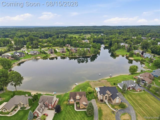 4505 Mariners Court, White Lake, MI 48386