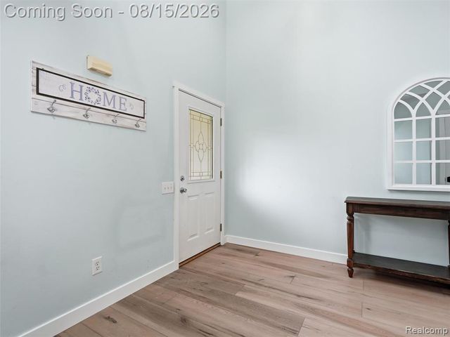 4505 Mariners Court, White Lake, MI 48386
