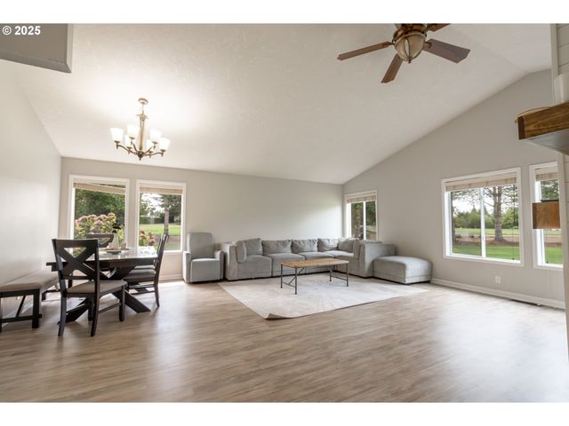 1140 Ne CLOVER VALLEY Ct, Salem, OR 97317