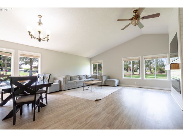 1140 Ne CLOVER VALLEY Ct, Salem, OR 97317