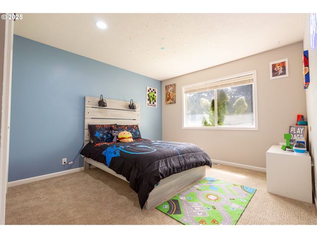 1140 Ne CLOVER VALLEY Ct, Salem, OR 97317