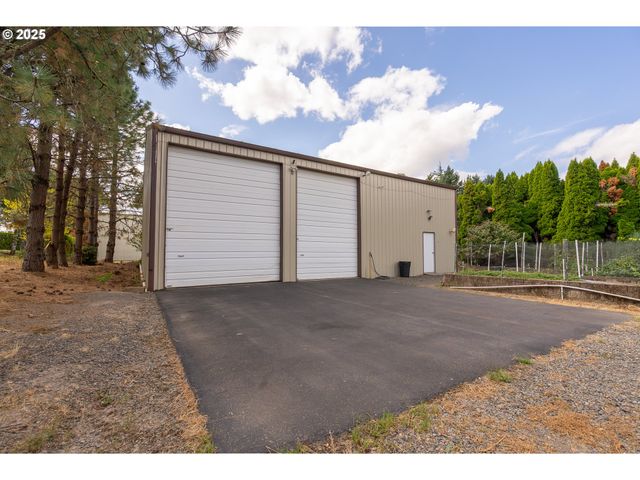 1140 Ne CLOVER VALLEY Ct, Salem, OR 97317