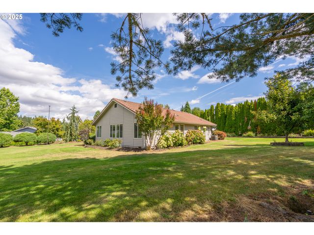 1140 Ne CLOVER VALLEY Ct, Salem, OR 97317