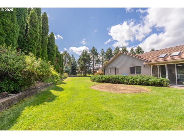 1140 Ne CLOVER VALLEY Ct, Salem, OR 97317