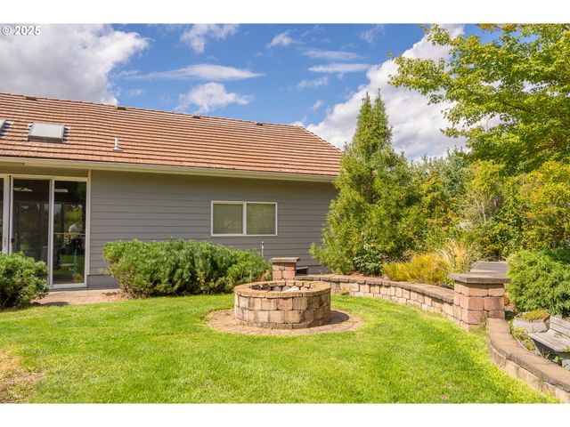 1140 Ne CLOVER VALLEY Ct, Salem, OR 97317