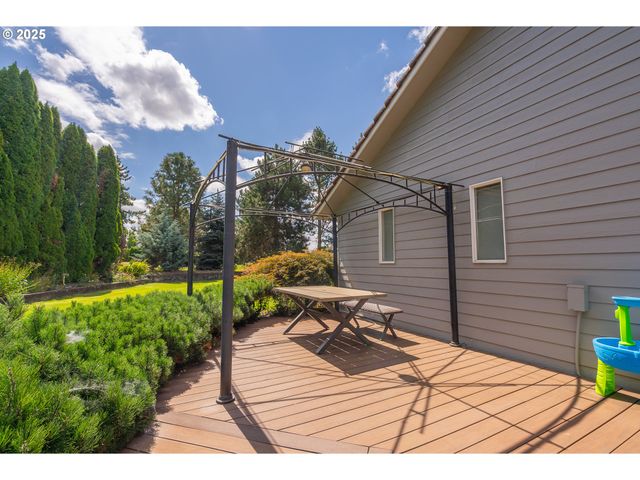 1140 Ne CLOVER VALLEY Ct, Salem, OR 97317