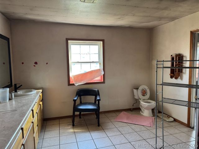 20850 N 3946 Road, Bartlesville, OK 74003