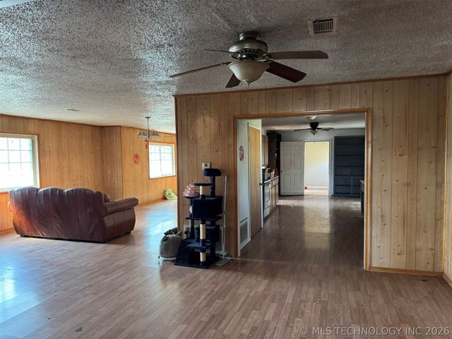 20850 N 3946 Road, Bartlesville, OK 74003