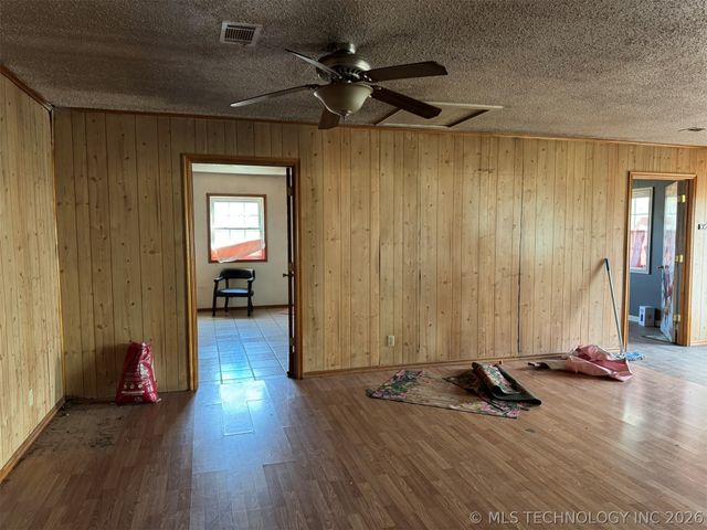 20850 N 3946 Road, Bartlesville, OK 74003