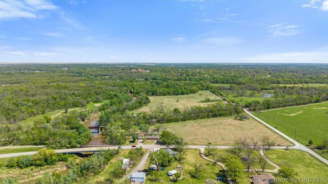 20850 N 3946 Road, Bartlesville, OK 74003