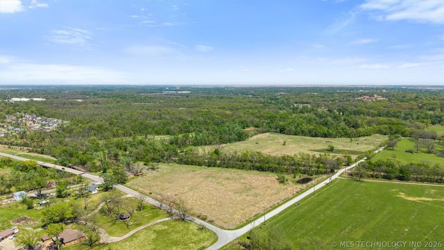 20850 N 3946 Road, Bartlesville, OK 74003