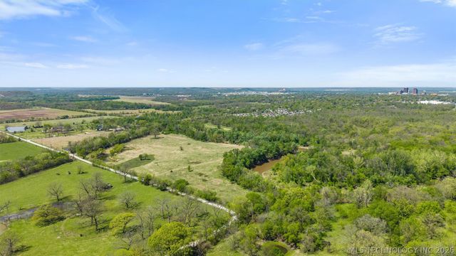 20850 N 3946 Road, Bartlesville, OK 74003