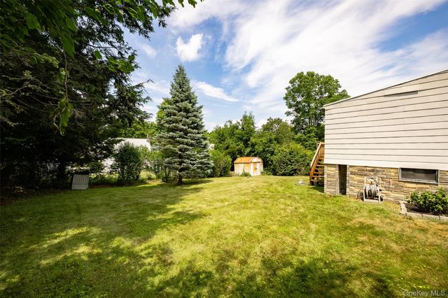 5 Willow Road, Beacon, NY 12508