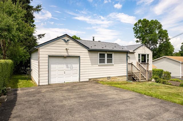 5 Willow Road, Beacon, NY 12508