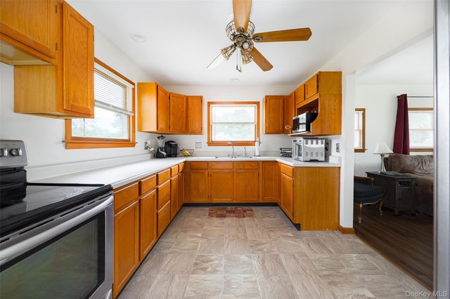 5 Willow Road, Beacon, NY 12508