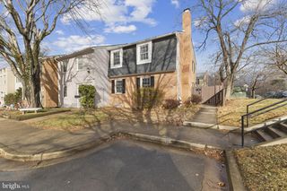 8400 THOMPSON RD, Annandale, VA 22003