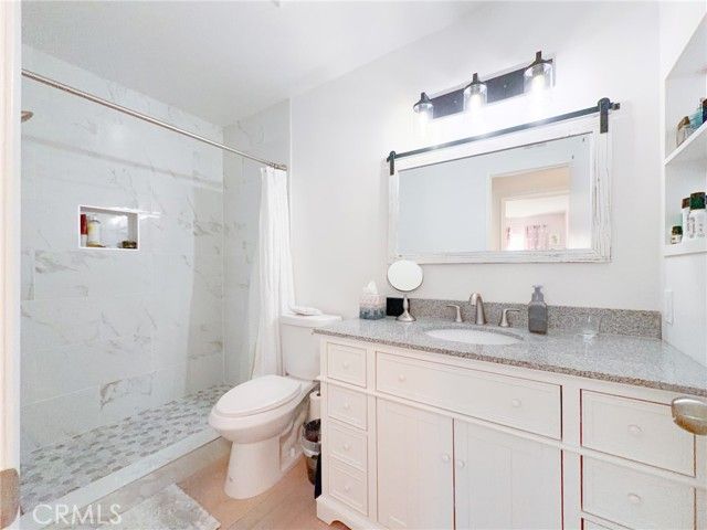 7904 Topanga Canyon Blvd 3, Canoga Park (los Angeles), CA 91304