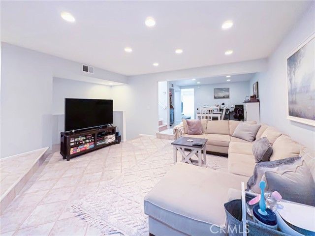 7904 Topanga Canyon Blvd 3, Canoga Park (los Angeles), CA 91304