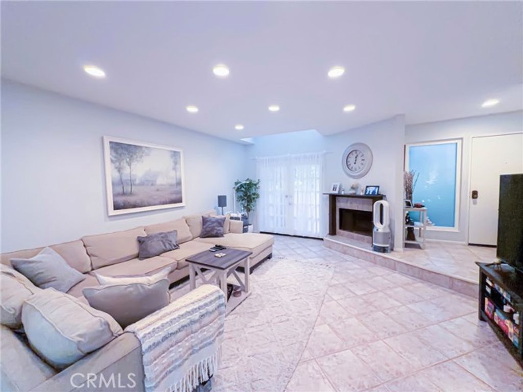 7904 Topanga Canyon Blvd 3, Canoga Park (los Angeles), CA 91304