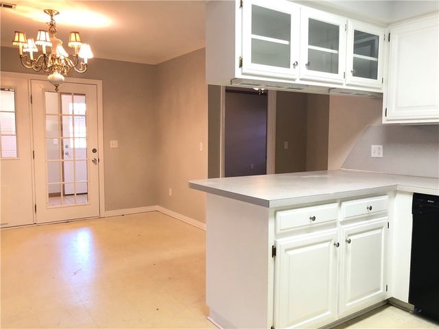 111 Fox Run Place B, Lowell, AR 72745