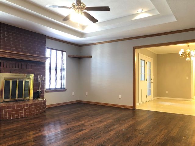 111 Fox Run Place B, Lowell, AR 72745