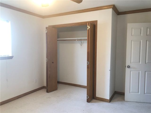 111 Fox Run Place B, Lowell, AR 72745