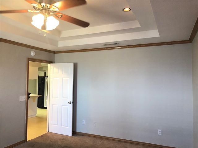 111 Fox Run Place B, Lowell, AR 72745