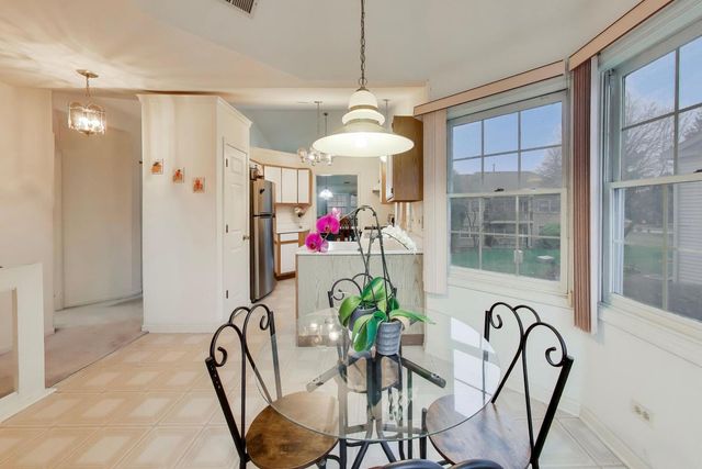 3096 N Daniels Court 3096, Arlington Heights, IL 60004