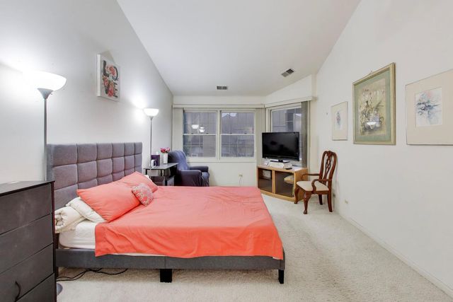 3096 N Daniels Court 3096, Arlington Heights, IL 60004