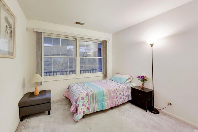 3096 N Daniels Court 3096, Arlington Heights, IL 60004