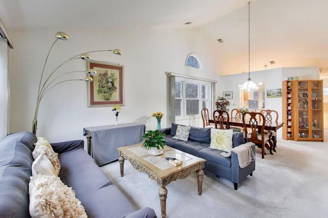 3096 N Daniels Court 3096, Arlington Heights, IL 60004