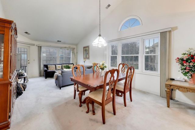 3096 N Daniels Court 3096, Arlington Heights, IL 60004