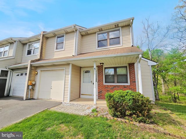 5 E RIDGE MEWS, Newtown, PA 18940