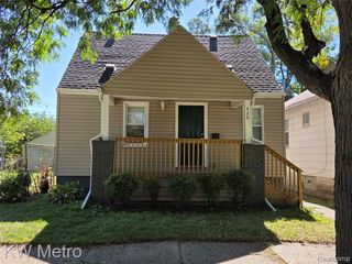 428 E Hayes Avenue, Hazel Park, MI 48030