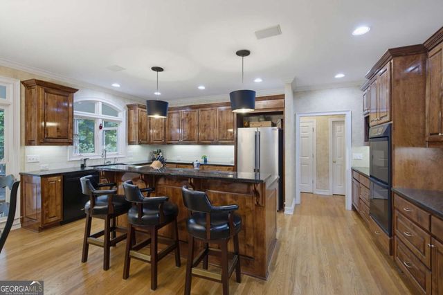 5570 Stoneleigh Drive, Suwanee, GA 30024