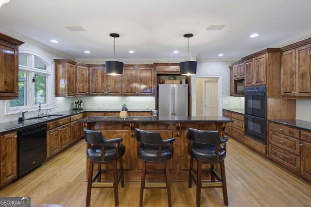 5570 Stoneleigh Drive, Suwanee, GA 30024