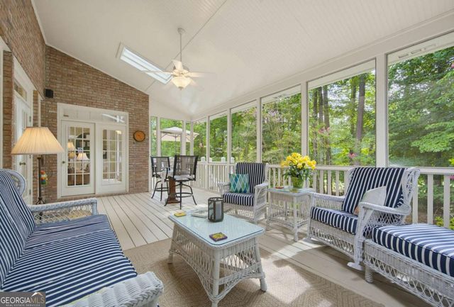 5570 Stoneleigh Drive, Suwanee, GA 30024