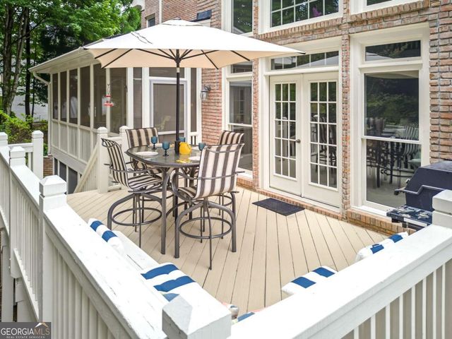 5570 Stoneleigh Drive, Suwanee, GA 30024