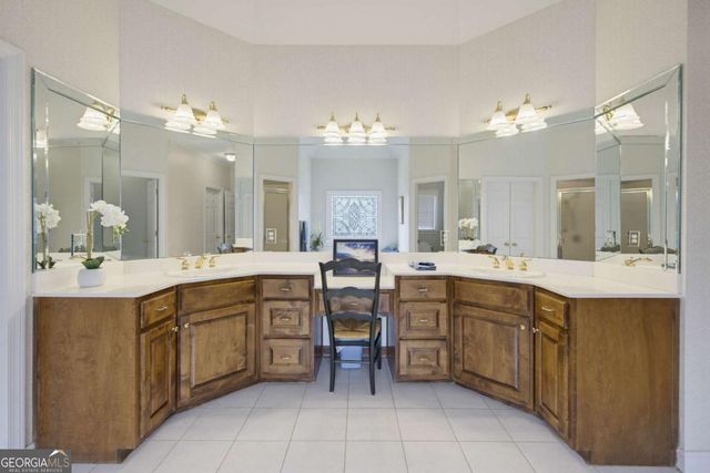 5570 Stoneleigh Drive, Suwanee, GA 30024