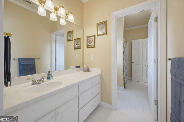 5570 Stoneleigh Drive, Suwanee, GA 30024
