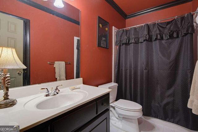 5570 Stoneleigh Drive, Suwanee, GA 30024