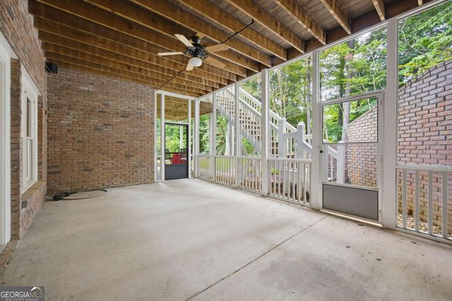 5570 Stoneleigh Drive, Suwanee, GA 30024