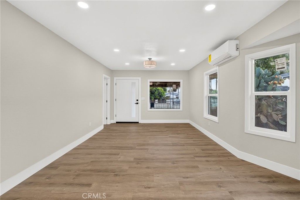 1116 W 76th Street, Los Angeles, CA 90044 — photo 5