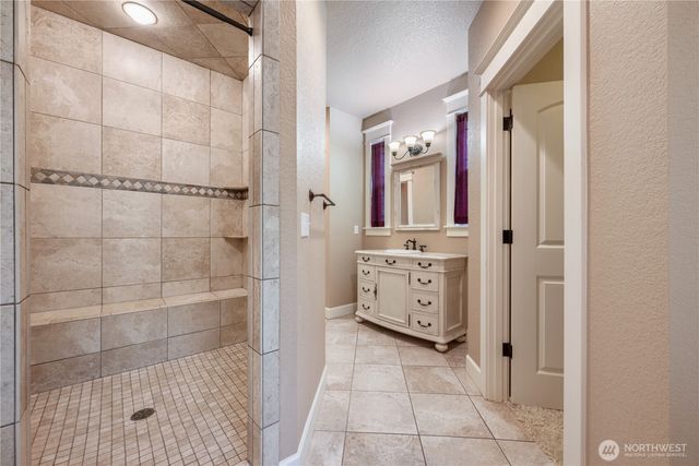 547 Lone Oak Road, Longview, WA 98632