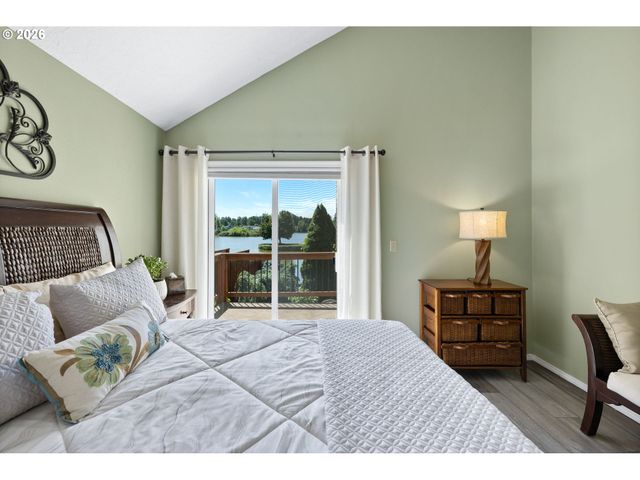 21548 Ne LACHENVIEW Ln, Fairview, OR 97024