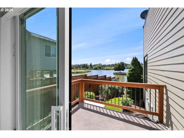 21548 Ne LACHENVIEW Ln, Fairview, OR 97024