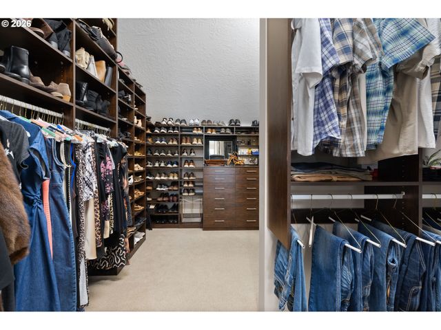 21548 Ne LACHENVIEW Ln, Fairview, OR 97024
