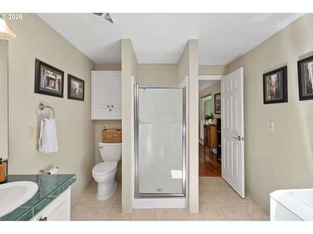 21548 Ne LACHENVIEW Ln, Fairview, OR 97024
